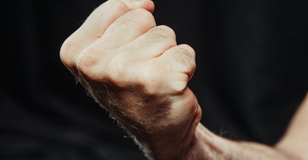 découvrez l'art de l'affirmation de soi avec notre guide complet sur l'assertivité. apprenez à exprimer vos besoins et vos opinions de manière claire et respectueuse, tout en renforçant votre confiance personnelle. que vous souhaitiez améliorer vos relations personnelles ou professionnelles, nos conseils pratiques vous aideront à devenir plus assertif dans tous les aspects de votre vie.