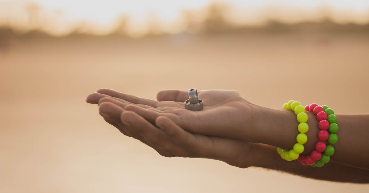 découvrez l'univers du dating avec des conseils pratiques, des astuces pour rencontrer des partenaires compatibles et des plateformes incontournables pour vous aider à trouver l'amour ou des amitiés. explorez les différentes tendances et approches du monde des rencontres modernes.