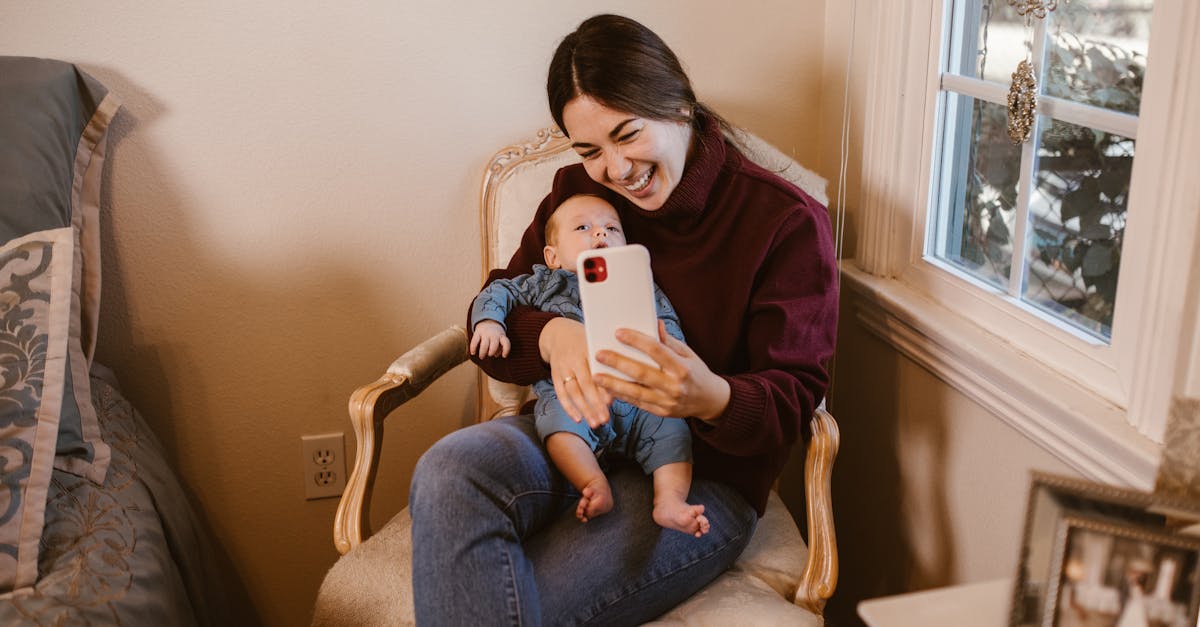 découvrez tout ce qu'il faut savoir sur le sexting : définitions, conseils de sécurité et meilleures pratiques pour une expérience positive et consensuelle. apprenez à naviguer dans cette forme de communication intime tout en protégeant votre vie privée.