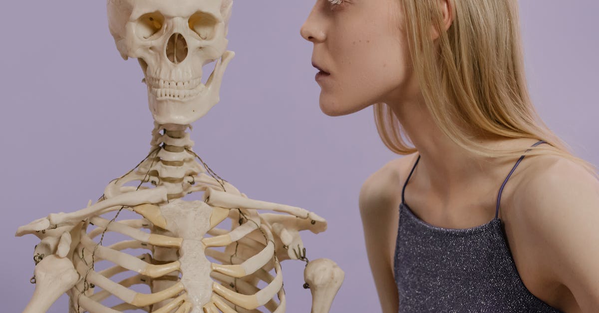 découvrez des conseils pratiques et efficaces pour flirter avec assurance. apprenez à lire les signaux, à engager la conversation et à créer une connexion authentique. boostez votre charisme et réussissez vos interactions amoureuses grâce à nos astuces de flirt.