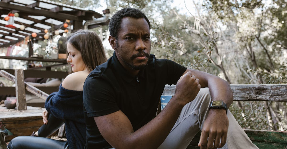 découvrez les caractéristiques des hommes toxiques, leurs comportements néfastes dans les relations, et apprenez à identifier et gérer ces situations pour préserver votre bien-être émotionnel.