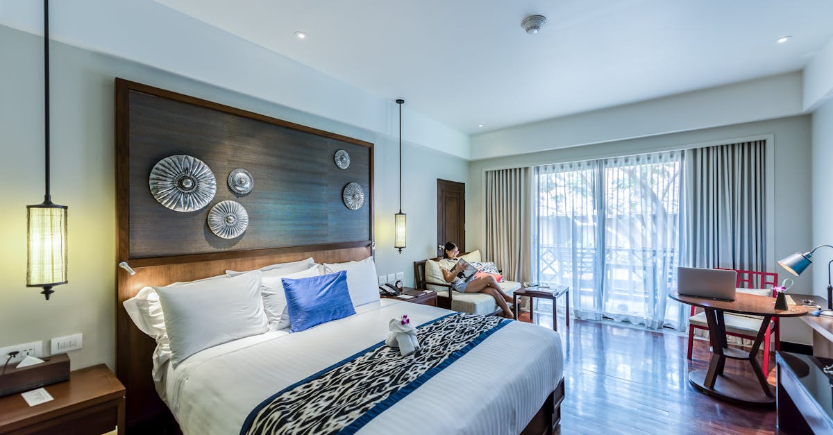découvrez des idées inspirantes et des conseils pratiques pour aménager votre chambre à coucher, un espace de détente et de confort essentiel pour un sommeil réparateur.