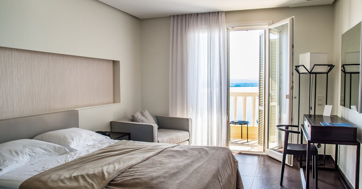 découvrez des idées inspirantes pour aménager votre chambre à coucher. transformez votre espace en un havre de paix avec des conseils sur le choix des couleurs, des meubles et des accessoires qui allient confort et style.