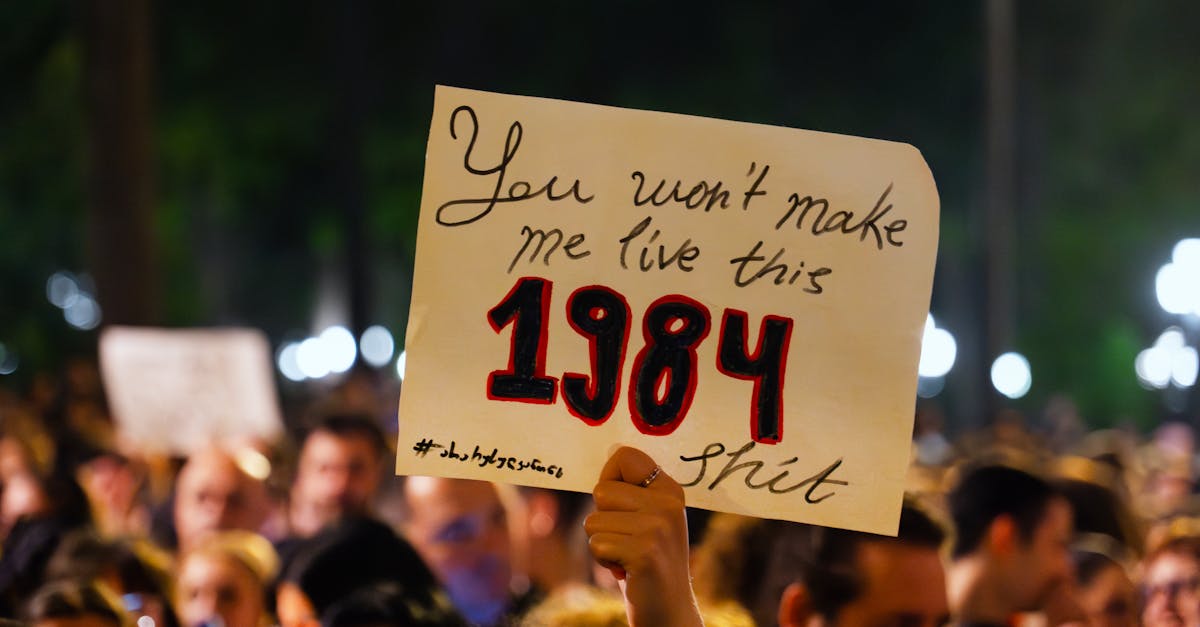 découvrez le concept d'indépendance : un voyage vers l'autonomie individuelle et collective, ses enjeux, son histoire et son importance dans nos sociétés modernes.
