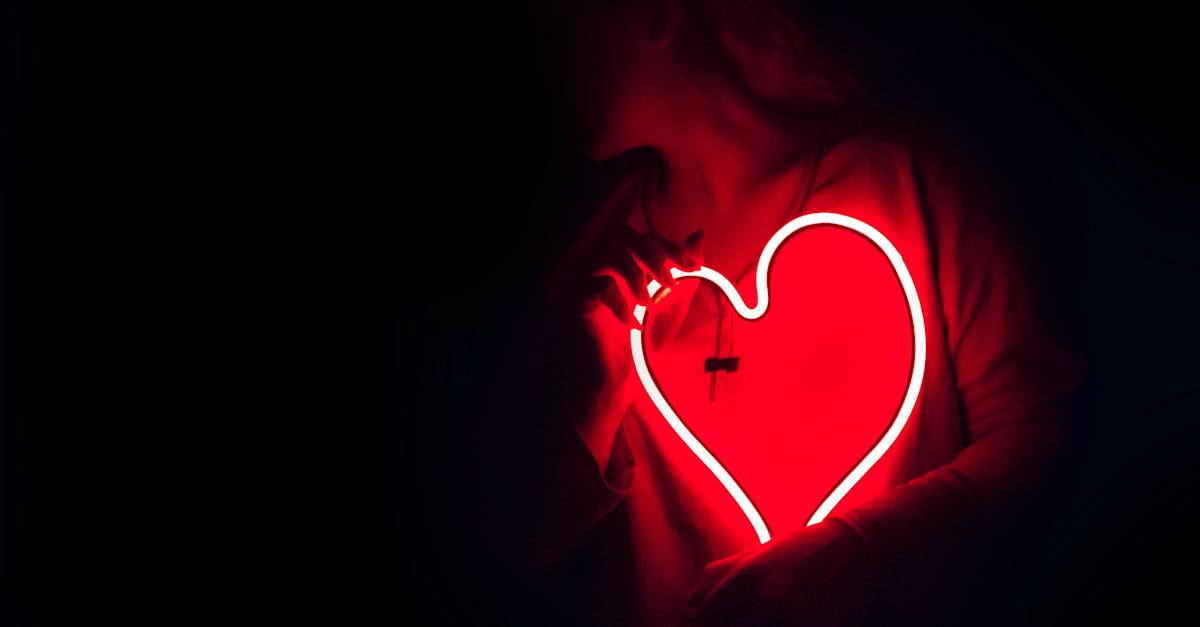 découvrez les signes de l'échec relationnel qui peuvent indiquer que votre relation traverse une période difficile. apprenez à reconnaître ces indicateurs pour mieux comprendre votre partenariat et envisager les solutions possibles.