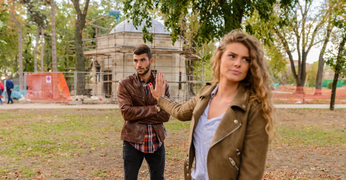 découvrez les clés d'une relation épanouissante : conseils, astuces et réflexions pour construire des liens solides et durables, que ce soit en amitié, en amour ou au sein de la famille.