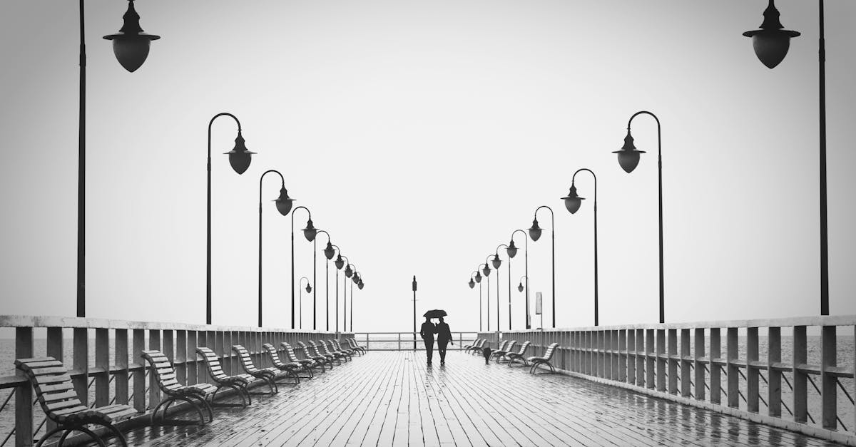 découvrez les différentes facettes des relations humaines : amitiés, relations amoureuses et familiales. apprenez à renforcer vos liens, à mieux communiquer et à surmonter les défis relationnels pour une vie épanouissante.